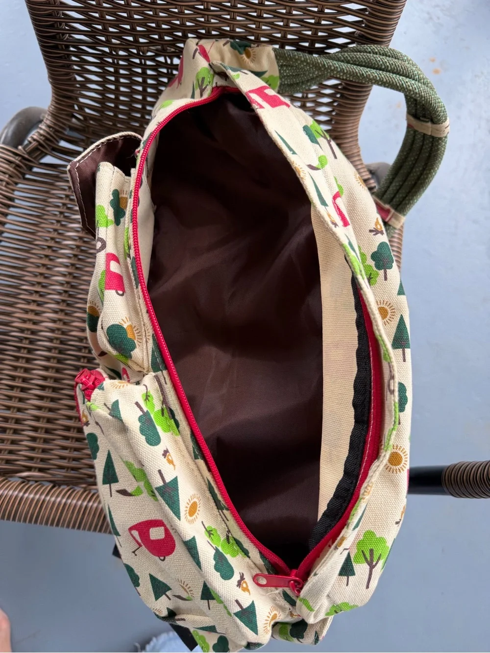 Kavu Sling Rope Bag in Cream with Camper Print